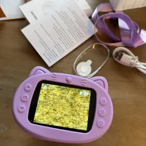 【2026 Upgrade】SEEKID 1000X Handheld Microscope for Kids with 4K 2.0" Screen, Photo & Video Camera, Rechargeable and Portable, a Fun STEM Gift & Birthday Present for Ages 3+,summerwins