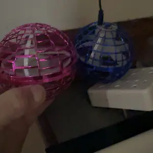 Flying Orb Ball Toys Soaring Hover Pro Boomerang Spinner